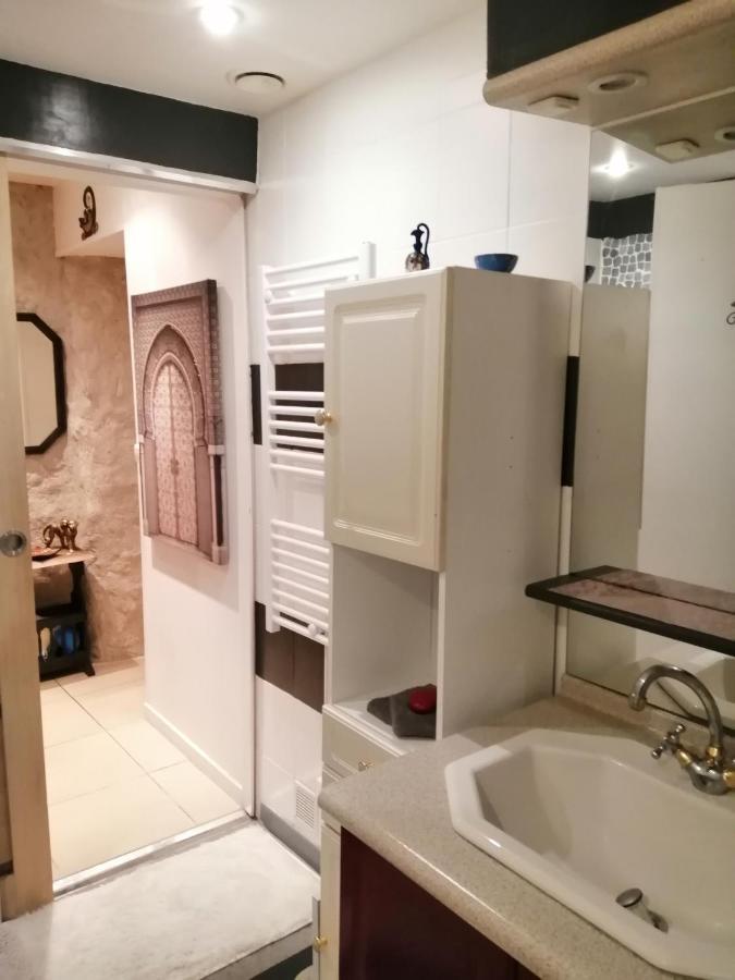 Jacuzzi Massage Sur Rdv,Duo,Reiki,Californien, Reflexologie Plantaire, Et Bouteille Mousseux Offerte Bed & Breakfast Ferolles Exterior photo